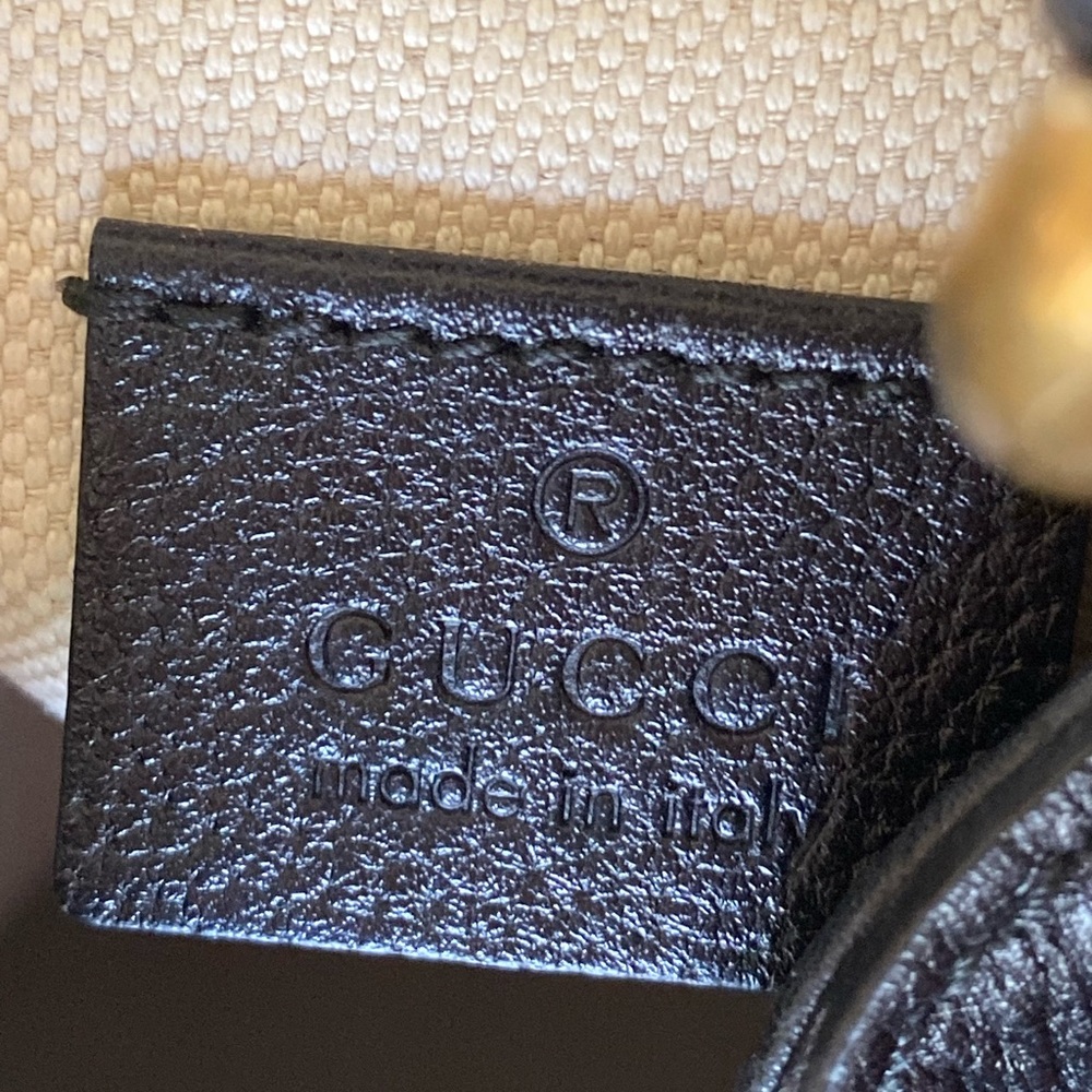 ❤️❤️”GUCCI RED VELVET BUCKET BAG”❤️❤️ - Picture 8 of 9